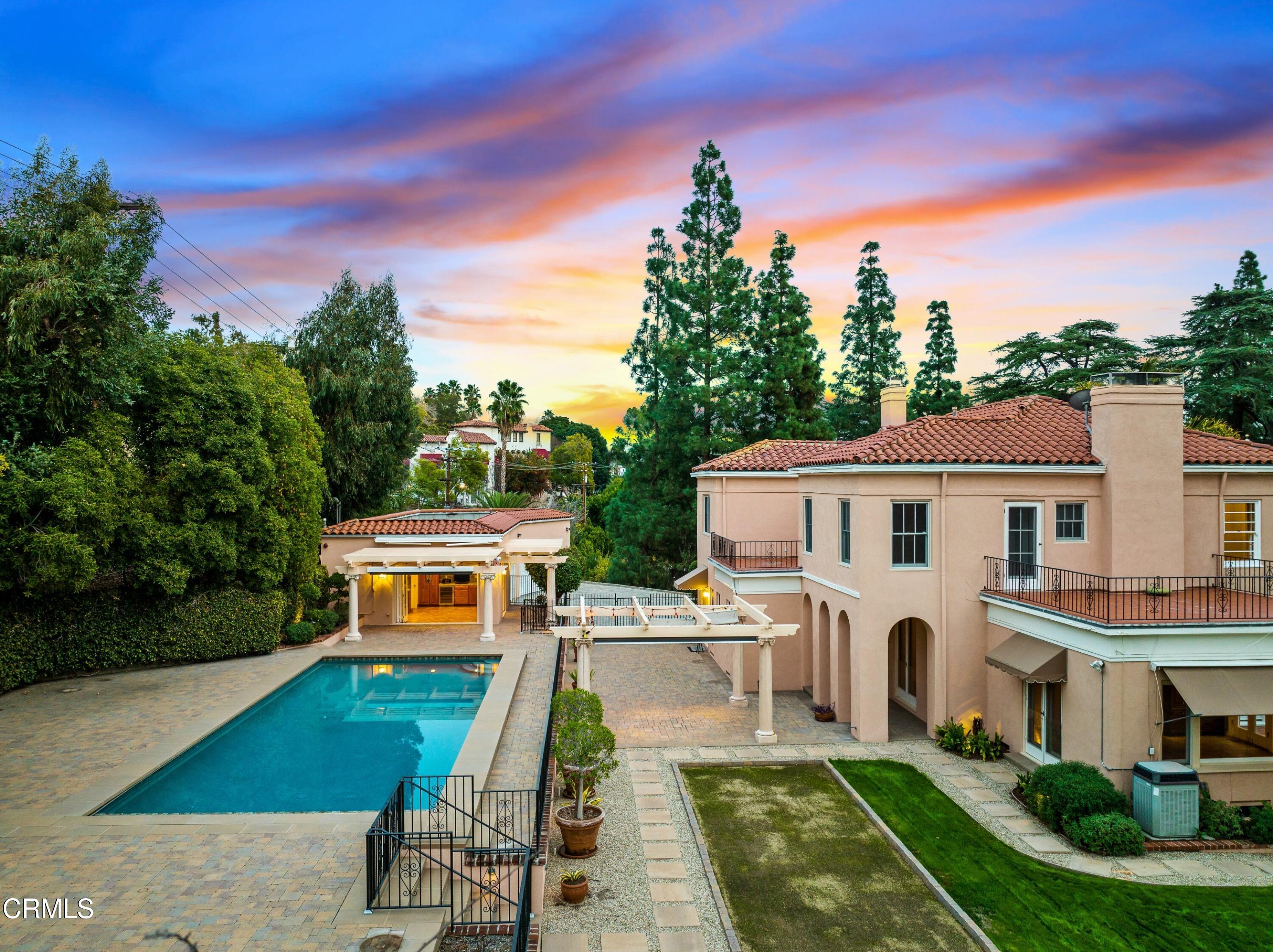 625 Cumberland Road Glendale, CA 91202 - Photo 69 of 73 a front view of a house with garden