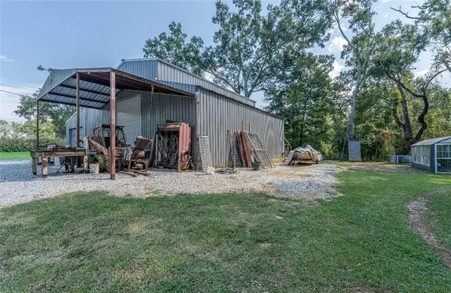 $255,000 | 406 Highway 115, Deville, LA 71328