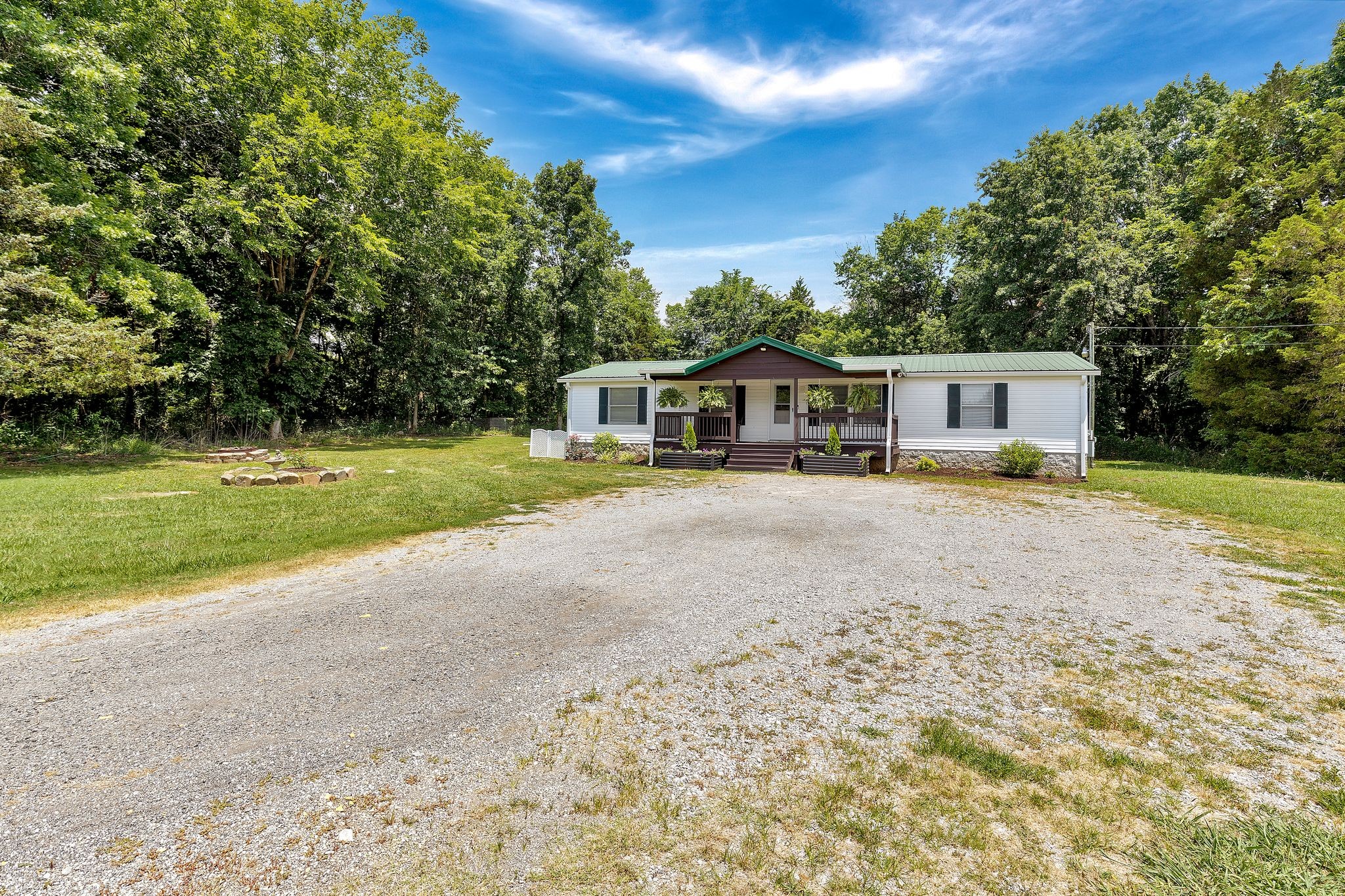 1350 Hazelwood Road Columbia, TN 38401 - Photo 3 of 37 Gallery Image 3
