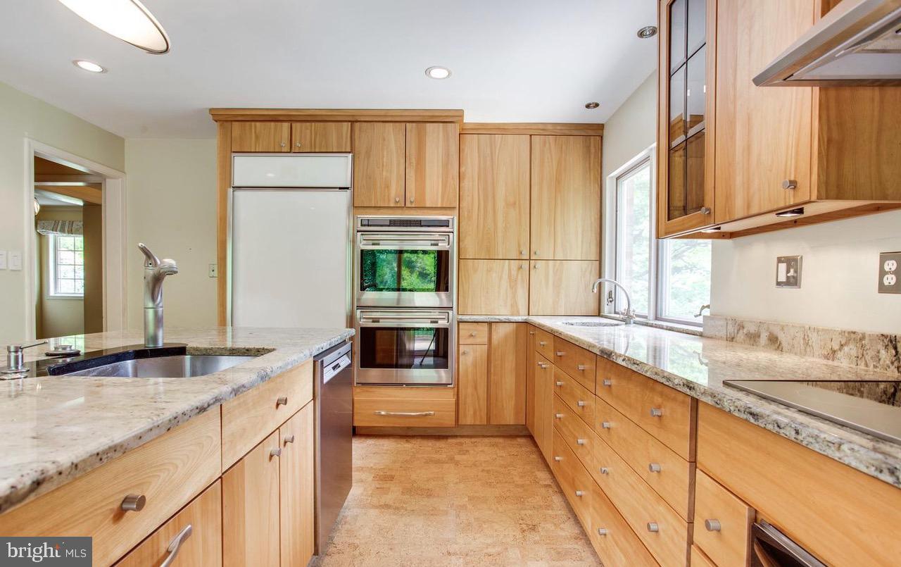 1011 Shipman Lane McLean, VA 22101 - Photo 14 of 43