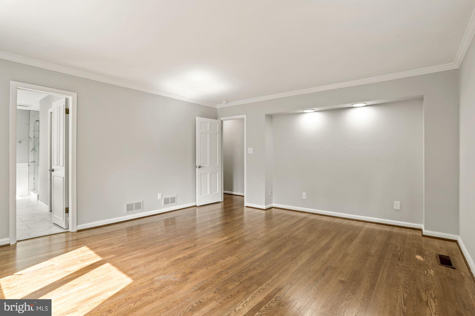 1011 Shipman Lane McLean, VA 22101 - Photo 21 of 43 Primary Bedroom