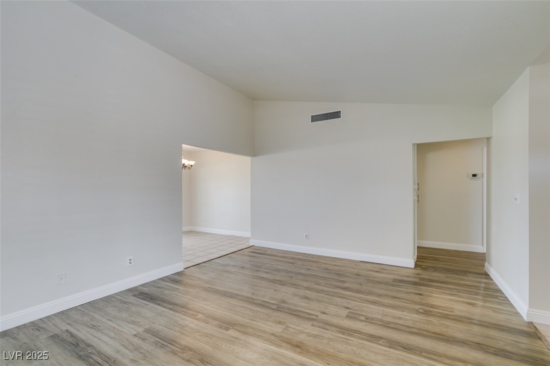 2424 Millcroft Drive Henderson, NV 89074 - Photo 7 of 40