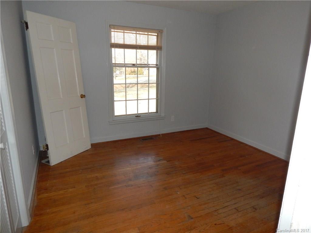 683 Fielding Road Charlotte, NC 28214 - Photo 13 of 24 Gallery Image 13