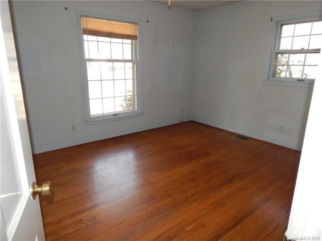 683 Fielding Road Charlotte, NC 28214 - Photo 17 of 24 Gallery Image 17