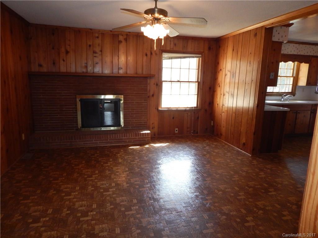 683 Fielding Road Charlotte, NC 28214 - Photo 5 of 24 Gallery Image 5
