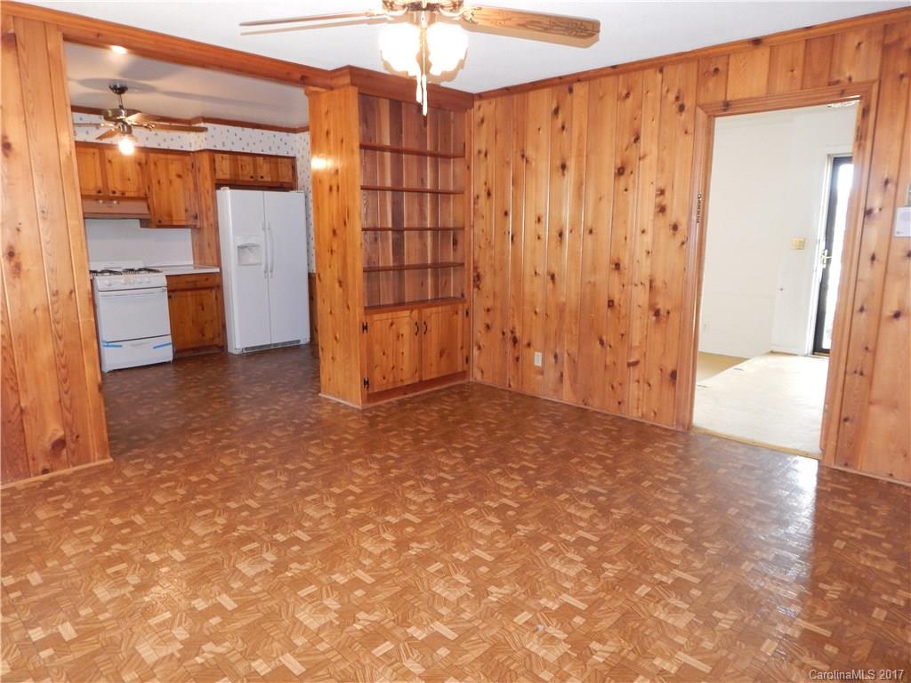 683 Fielding Road Charlotte, NC 28214 - Photo 6 of 24 Gallery Image 6