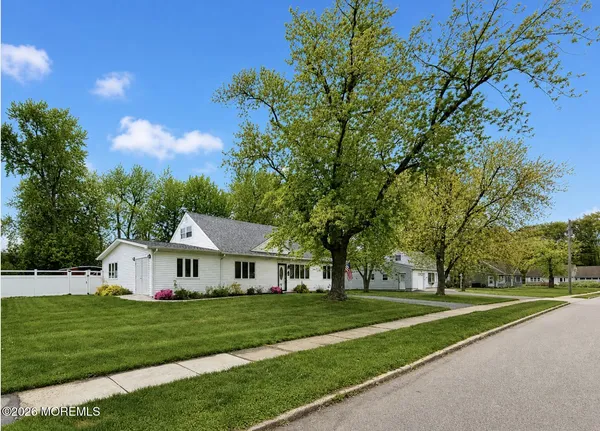$649,900 | 5 Farmdale Road, Hazlet, NJ 07730