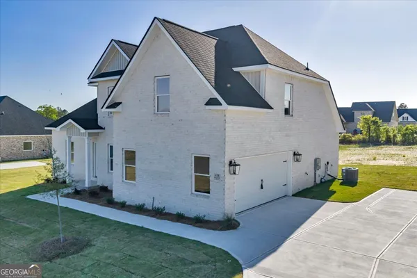 $377,500 | 438 Burlington Drive, Lizella, GA 31052