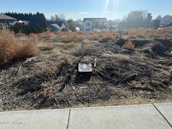 $130,000 | 898 Ellen Lane, Zillah, WA 98953