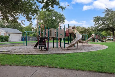 $589,000 | 1650 Macmanus Drive, Dallas, TX 75228