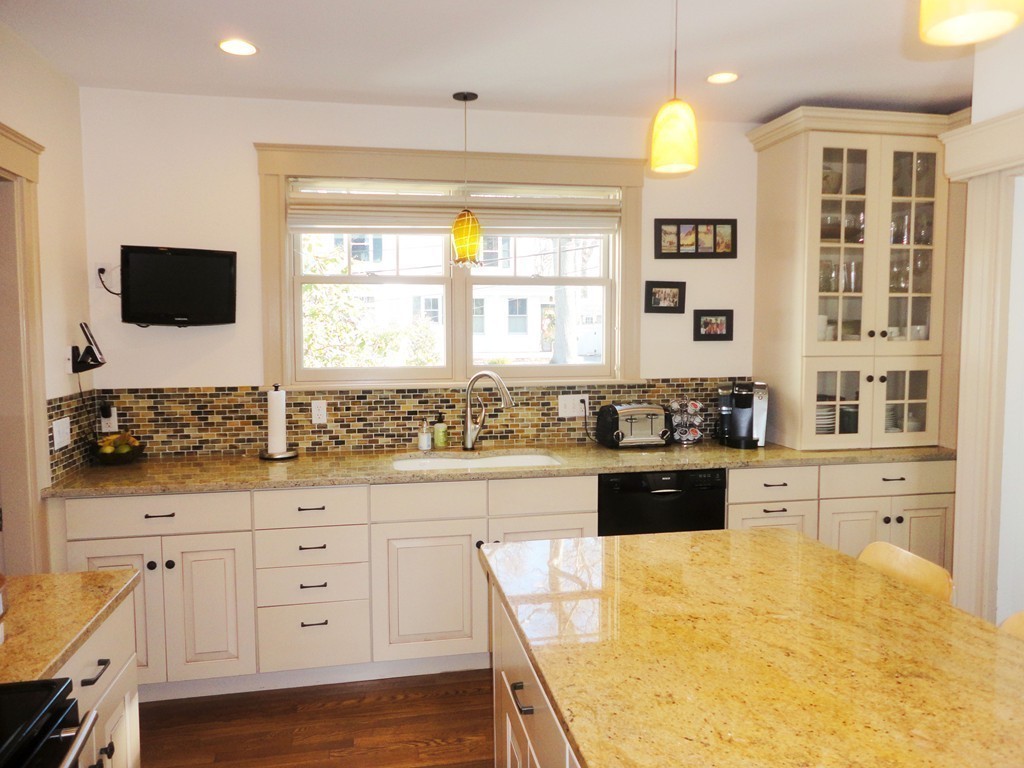 3 Oak Road Milton, MA 02186 - Photo 10 of 28 Gallery Image 10