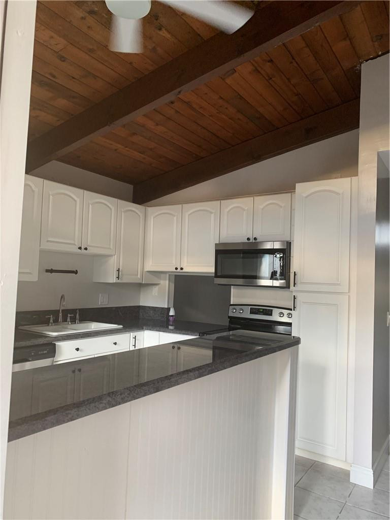 113 Fox Road, Unit 141 Hollywood, FL 33024 - Photo 5 of 22 Kitchen