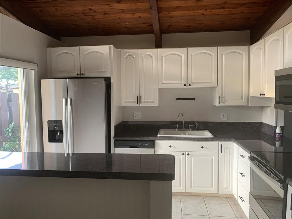 113 Fox Road, Unit 141 Hollywood, FL 33024 - Photo 7 of 22 Photo 7