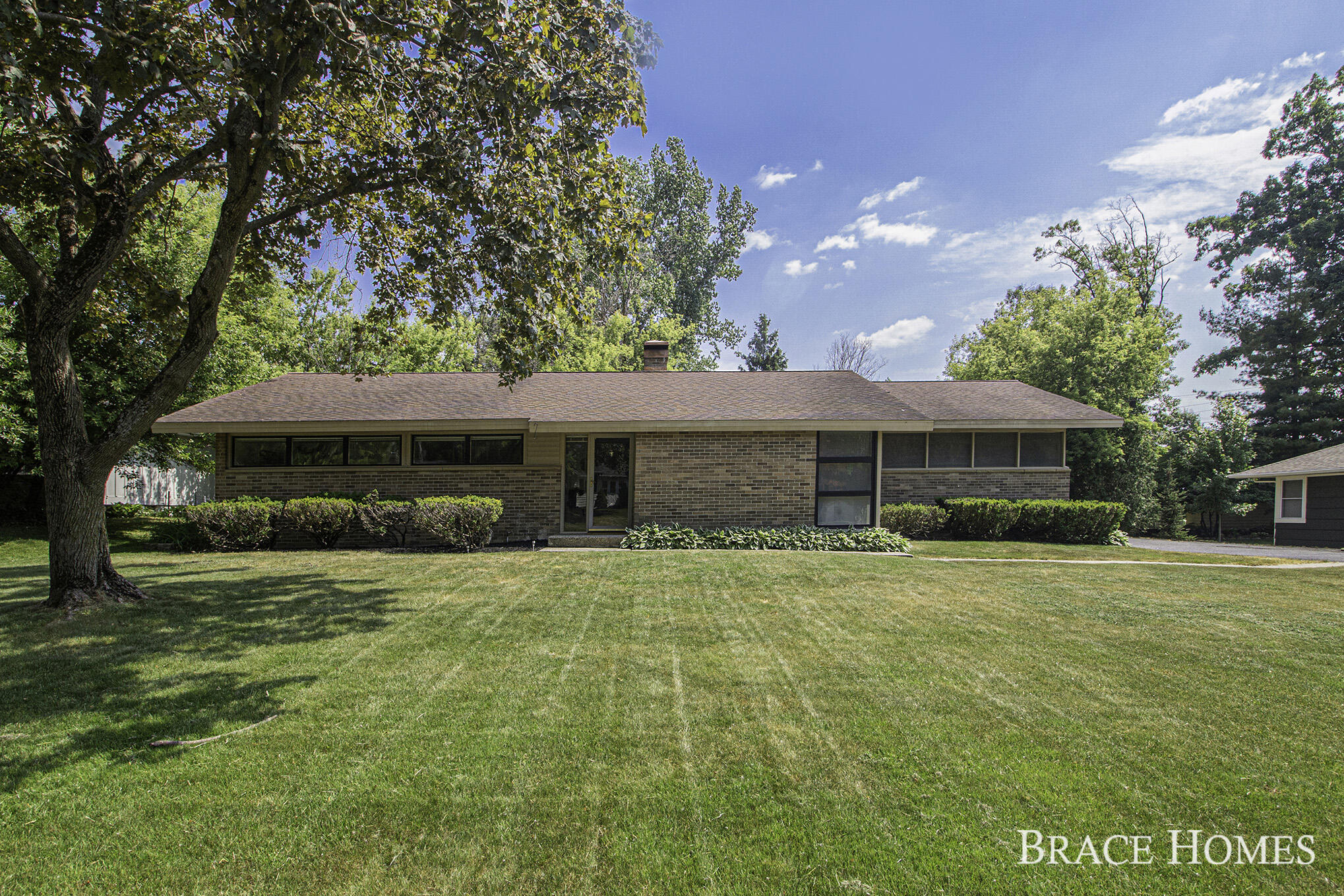 3414 Ashton Road Southeast Grand Rapids, MI 49546 - Photo 2 of 41 IMG_5844