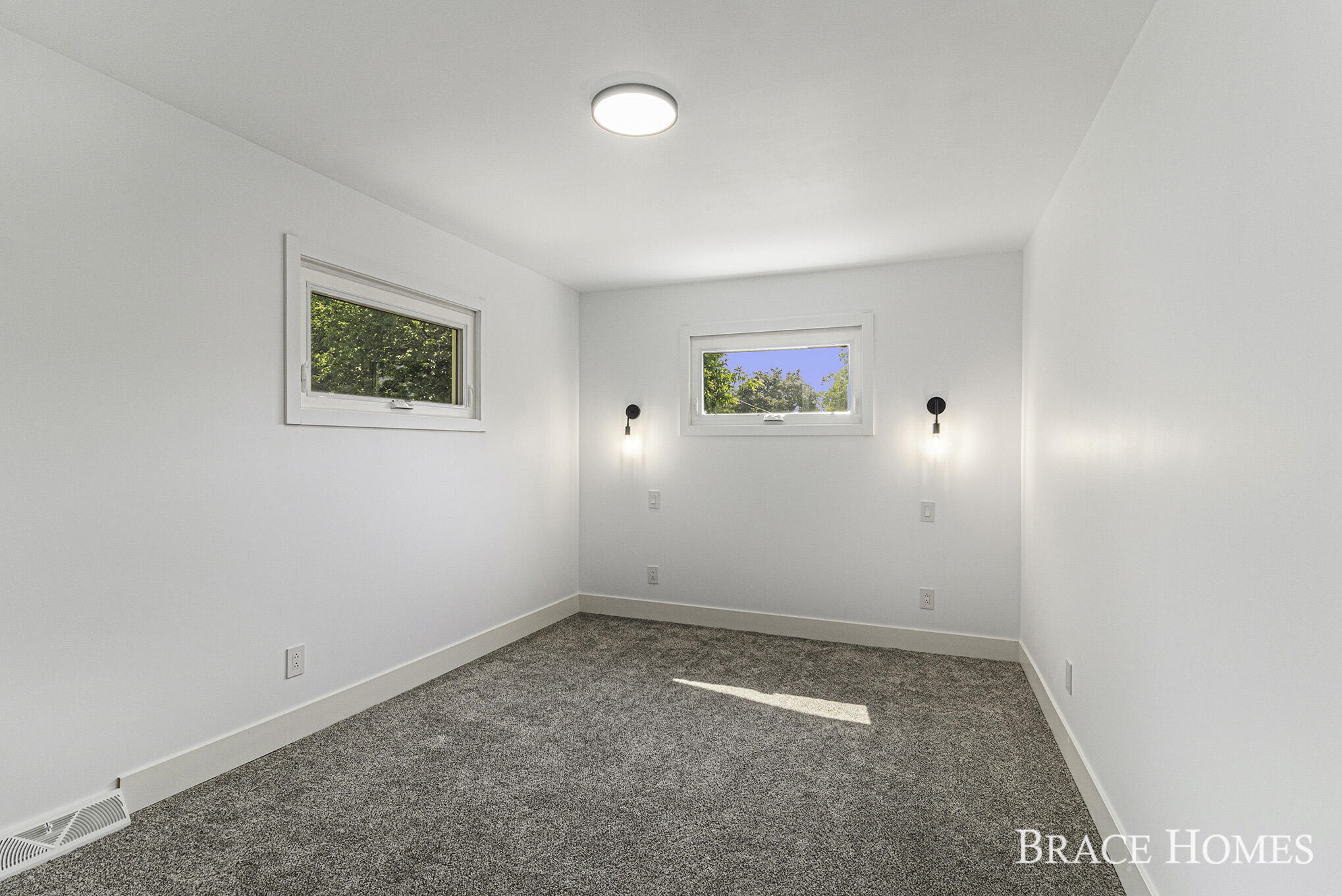 3414 Ashton Road Southeast Grand Rapids, MI 49546 - Photo 25 of 41 IMG_5864