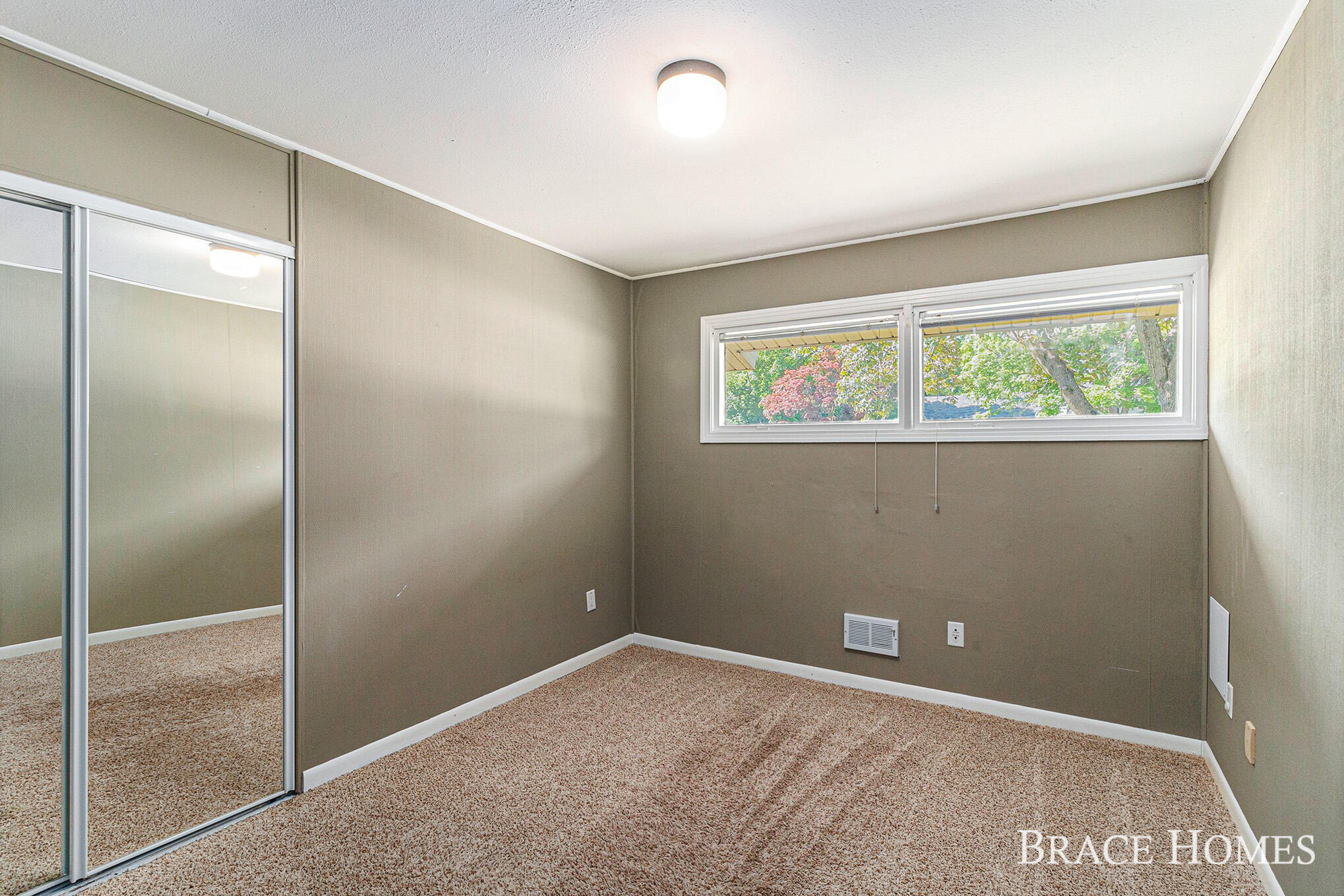 3414 Ashton Road Southeast Grand Rapids, MI 49546 - Photo 28 of 41 IMG_5892