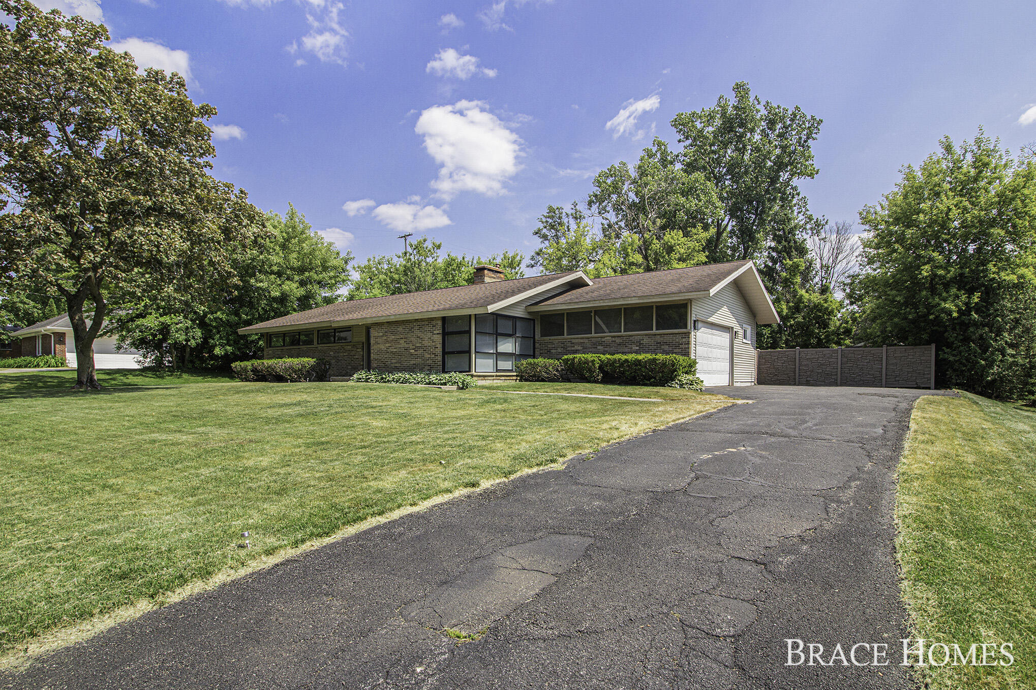 3414 Ashton Road Southeast Grand Rapids, MI 49546 - Photo 5 of 41 IMG_5840