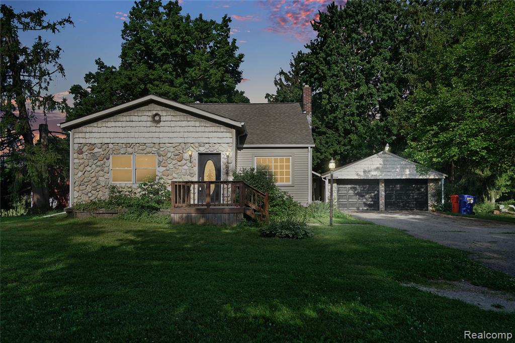 2476 Vandekarr Road Owosso, MI 48867 - Photo 1 of 41