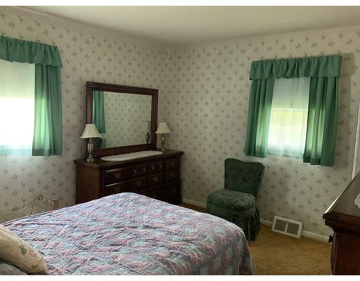 100 Rochford Circle Springfield, MA 01128 - Photo 16 of 18