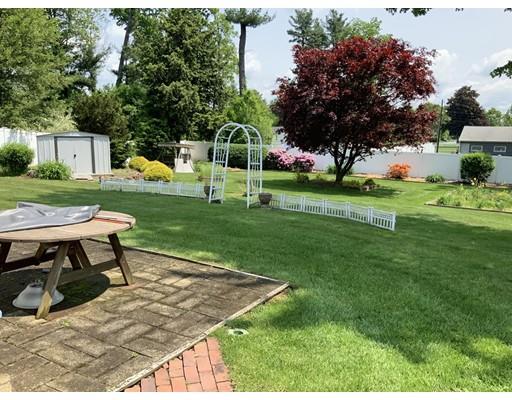 100 Rochford Circle Springfield, MA 01128 - Photo 5 of 18