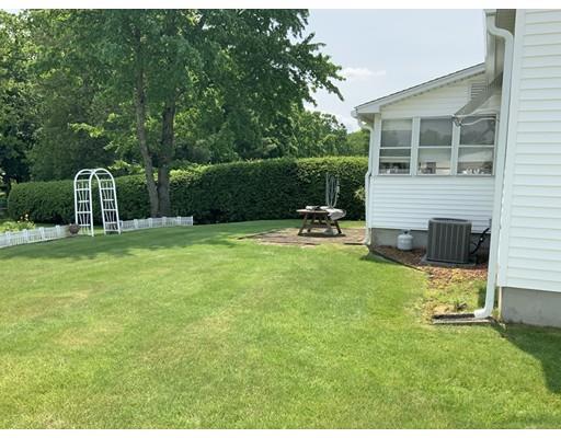 100 Rochford Circle Springfield, MA 01128 - Photo 8 of 18