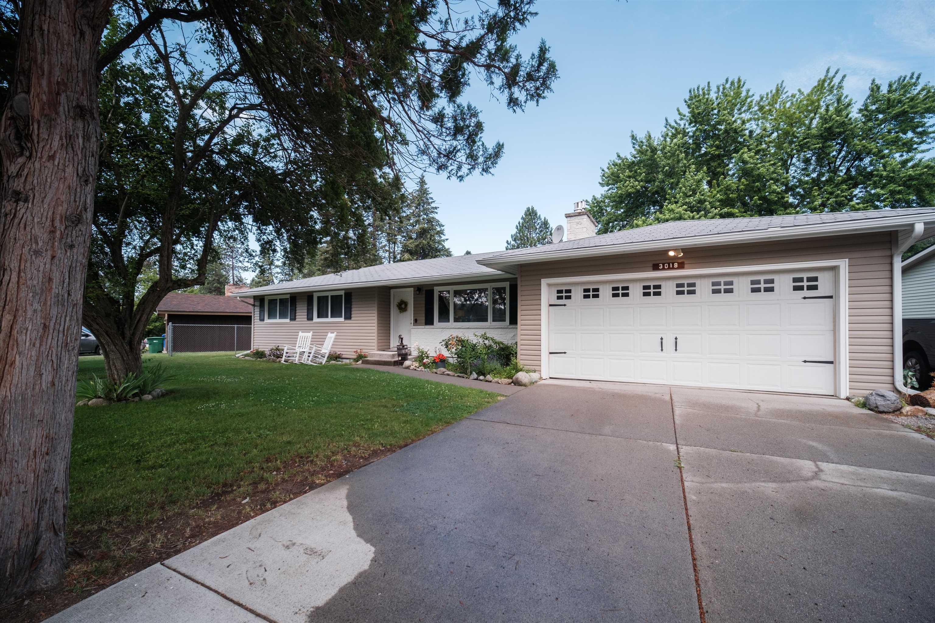 3018 South Davis Road Spokane Valley, WA 99216 - Photo 2 of 22 Gallery Image 2