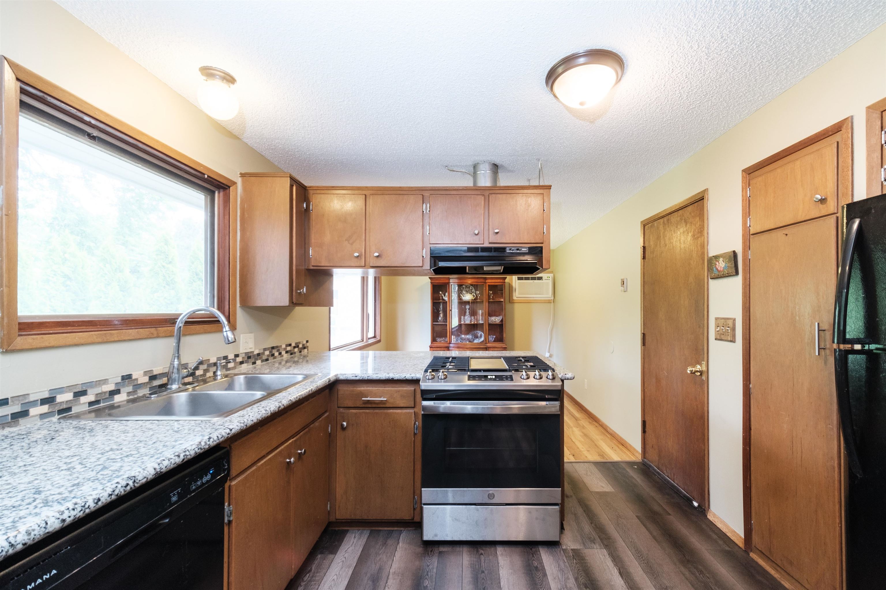 3018 South Davis Road Spokane Valley, WA 99216 - Photo 8 of 22 Gallery Image 8