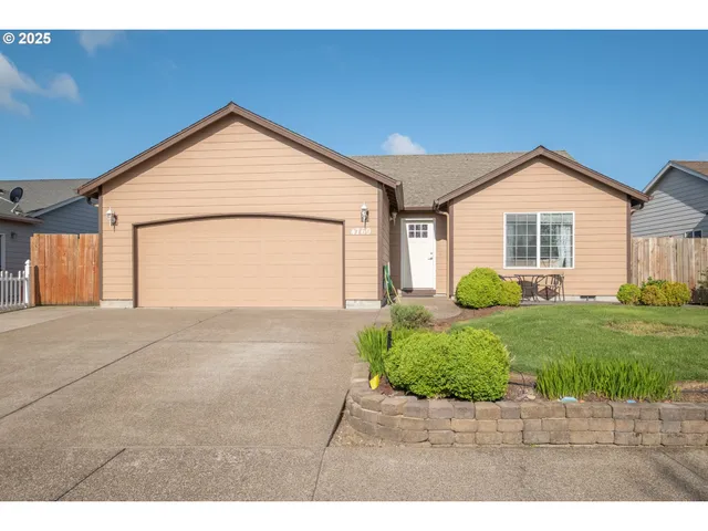a view of backyard of house
