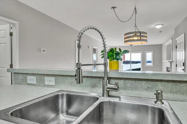 $519,900 | 200 Bay Shore Drive, Unit 115, Moneta, VA 24121