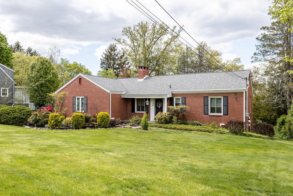 136 Oakville Road Beaver Falls, PA 15010 - Photo 2 of 25 Gallery Image 2