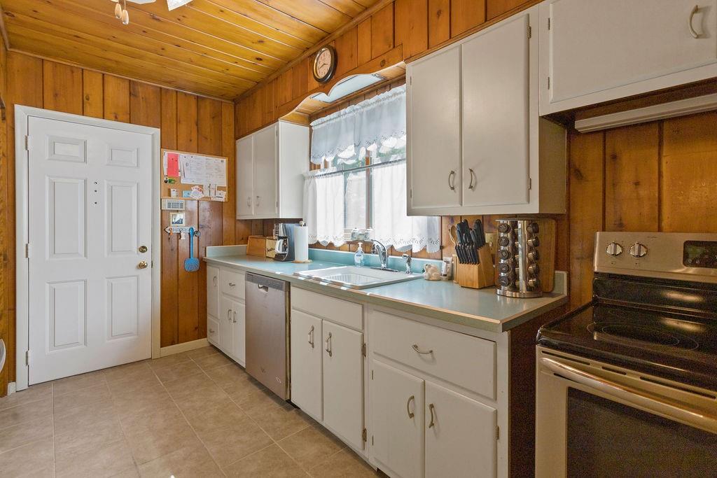 136 Oakville Road Beaver Falls, PA 15010 - Photo 14 of 25 Gallery Image 14