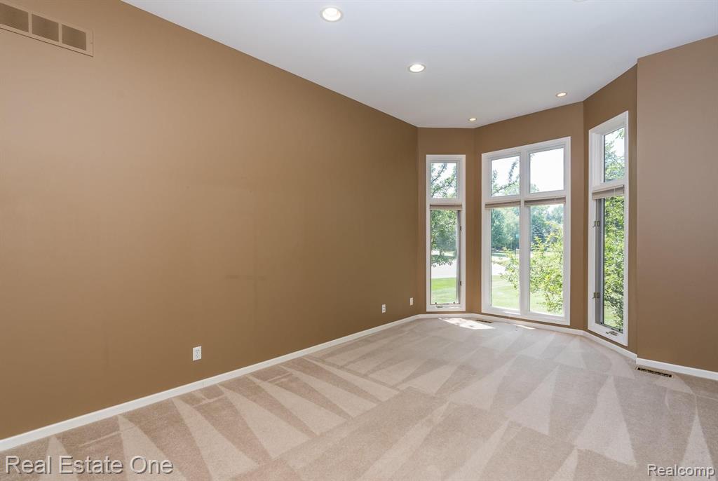 1784 Blue Grass Drive Rochester Hills, MI 48306 - Photo 20 of 72