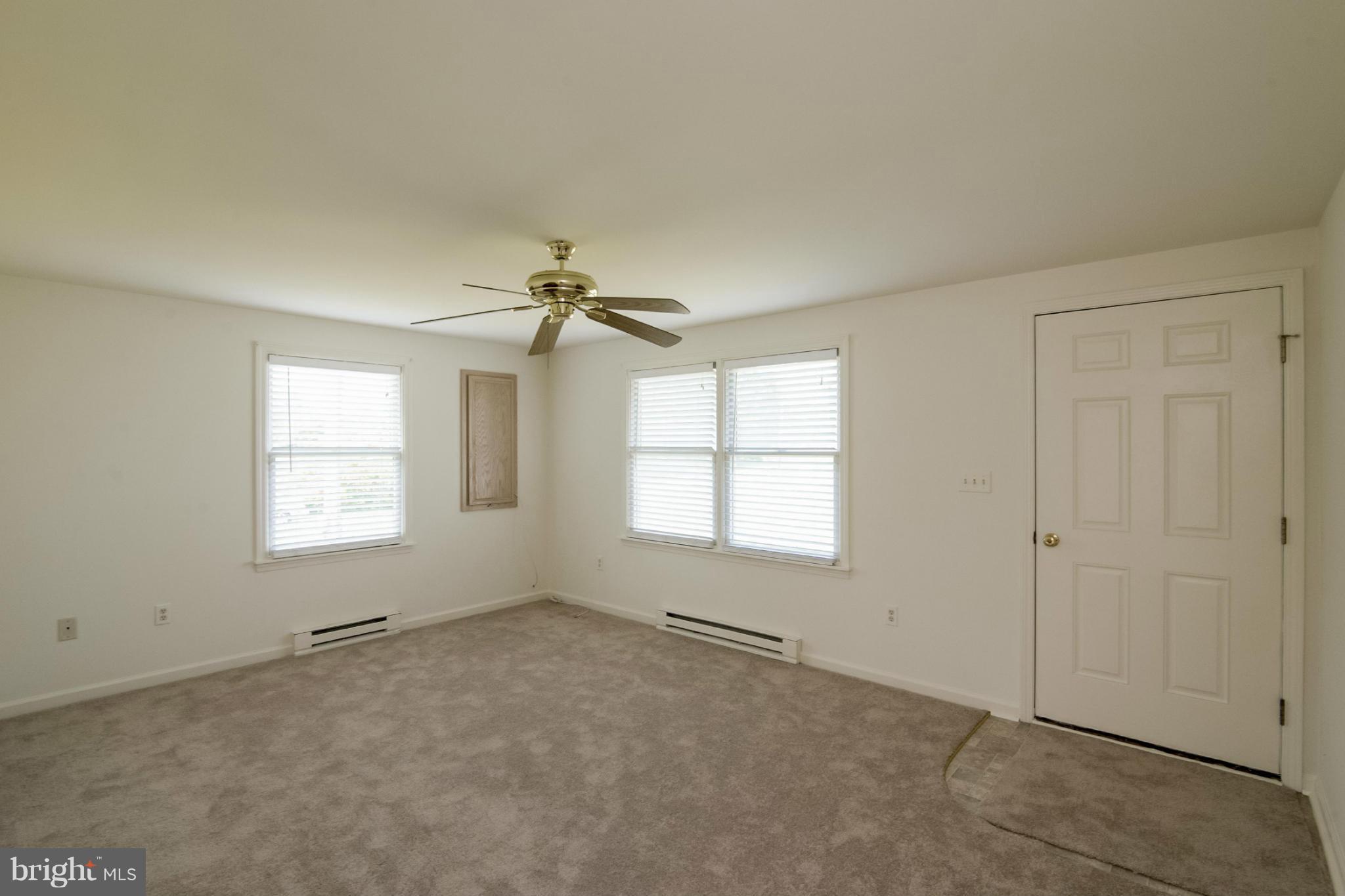 114 Creagerstown Road Woodsboro, MD 21798 - Photo 7 of 30 Family Room