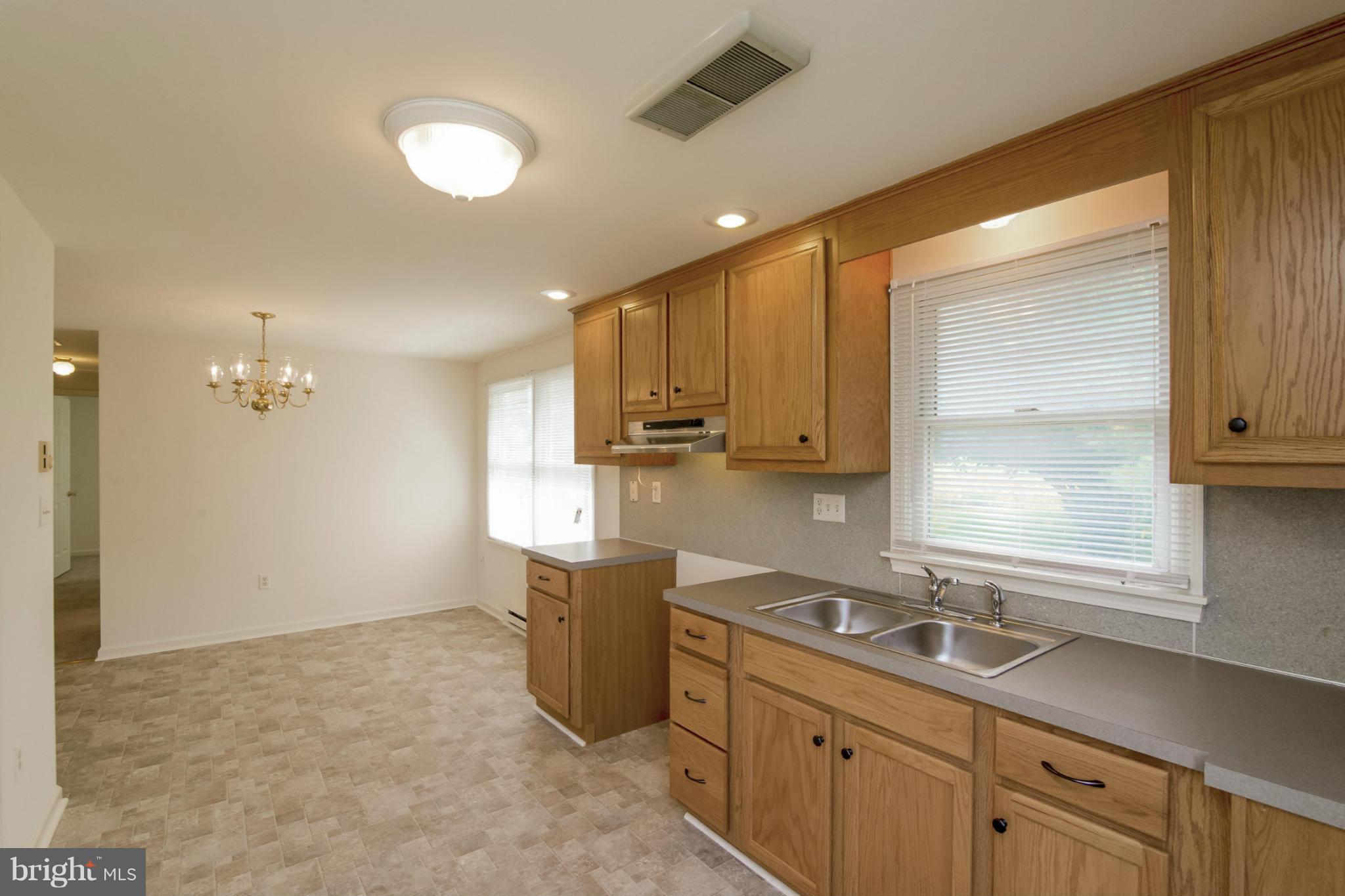 114 Creagerstown Road Woodsboro, MD 21798 - Photo 9 of 30 Kitchen