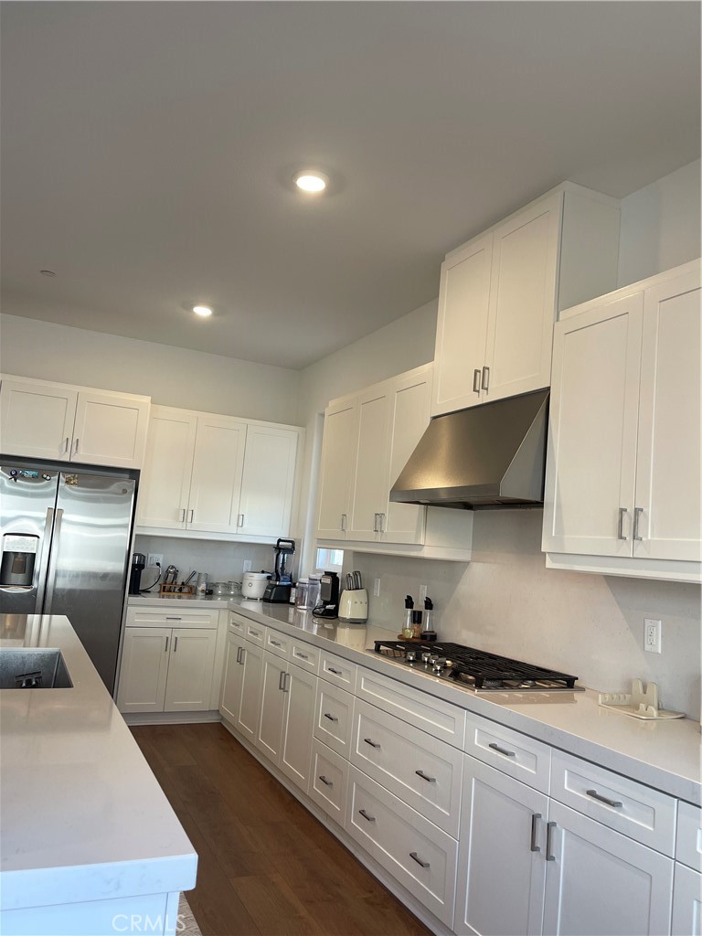 121 Proctor Irvine, CA 92618 - Photo 6 of 15