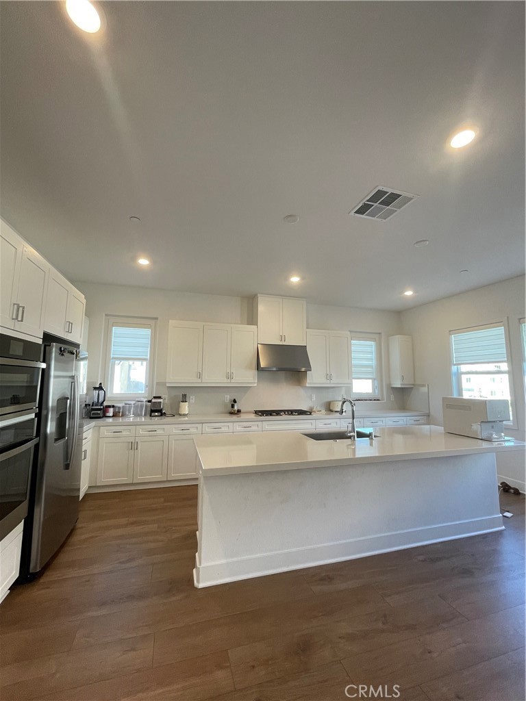 121 Proctor Irvine, CA 92618 - Photo 7 of 15