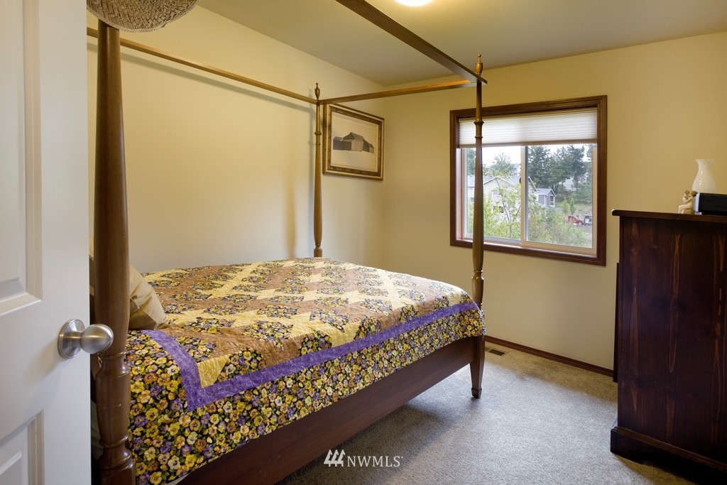 404 Barry Loop Mount Vernon, WA 98274 - Photo 12 of 15 Gallery Image 12