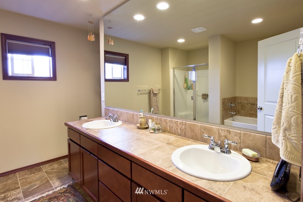 404 Barry Loop Mount Vernon, WA 98274 - Photo 10 of 15 Gallery Image 10