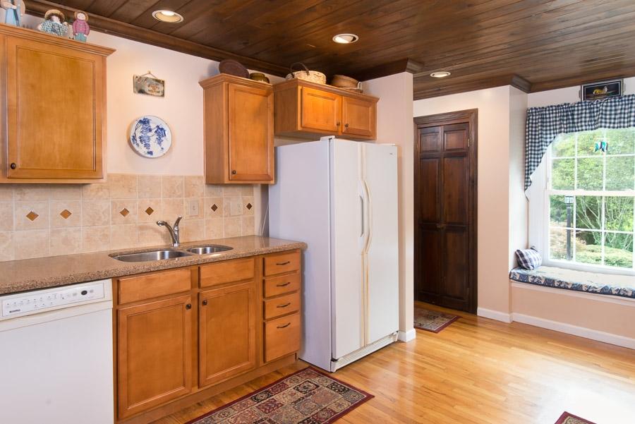 219 Lone Ridge Lane Clinton, TN 37716 - Photo 7 of 29 JBP_0357-Edit