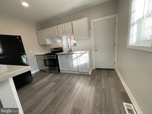 $2,000 | 1460 South 9th Street, Camden, NJ 08104