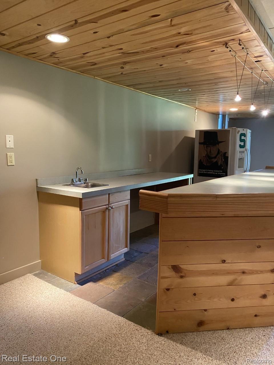 2012 Cole Road Lake Orion, MI 48362 - Photo 39 of 68 bar3.jpg