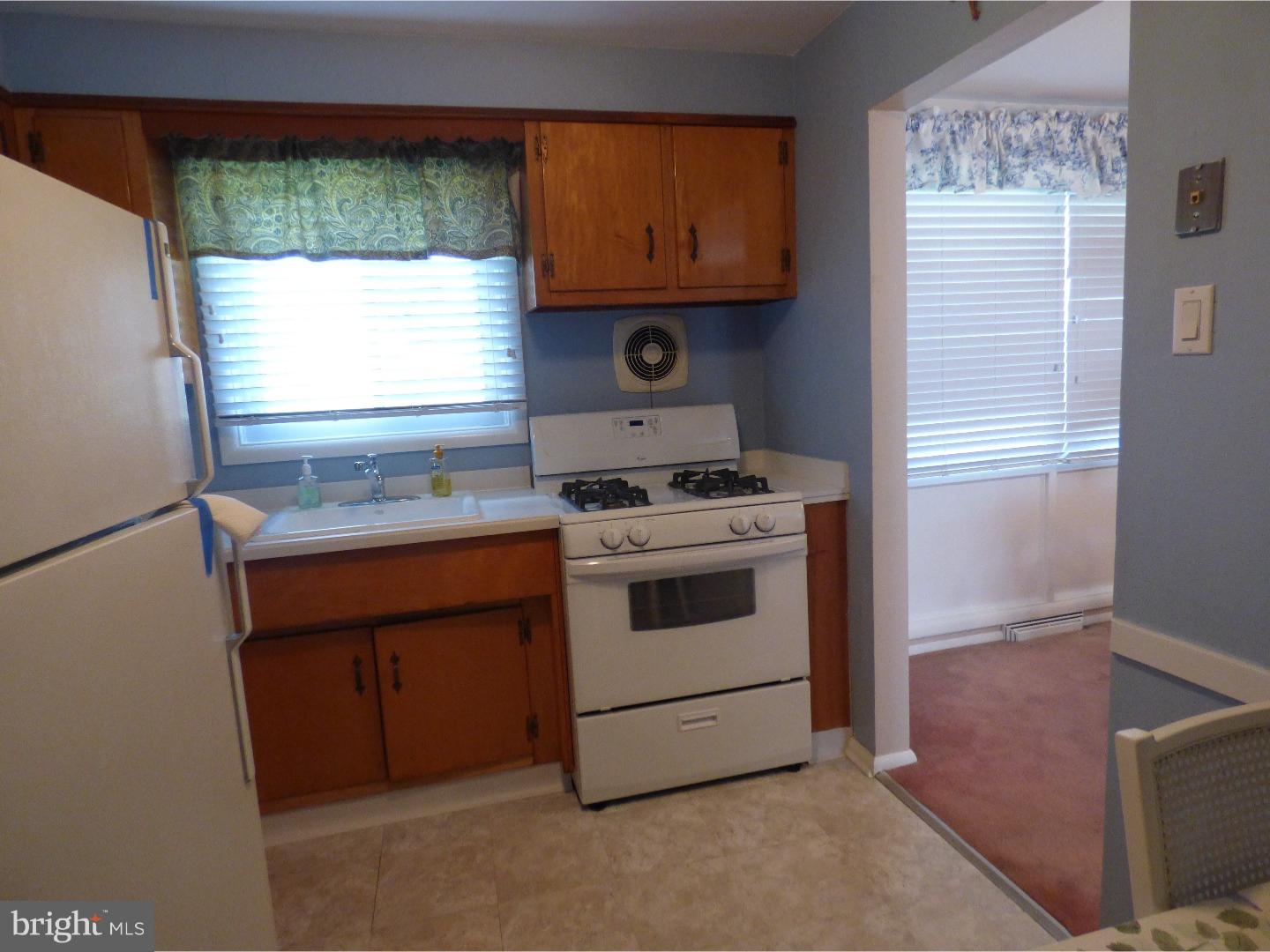 1452 Doris Road Roslyn, PA 19001 - Photo 7 of 19 Kitchen