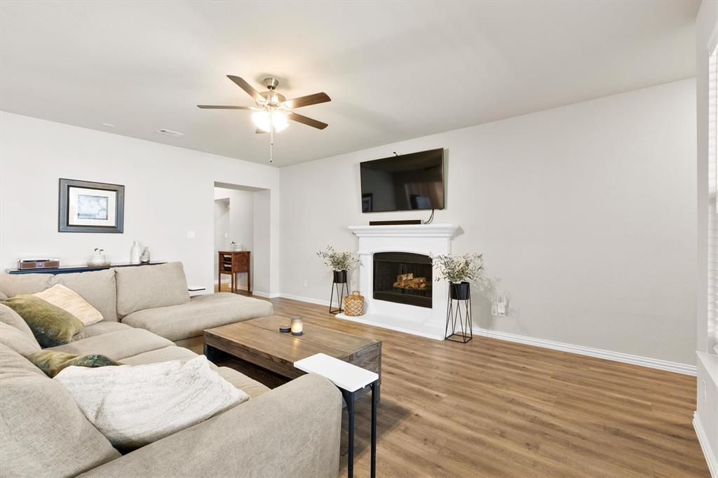 3306 Greymoore Drive Anna, TX 75409 - Photo 4 of 32 Living room
