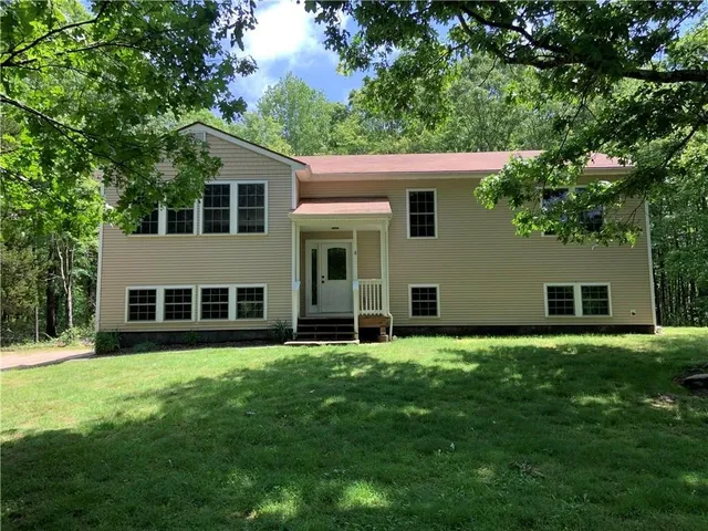 $2,500 | 6 Hide-A-Way, Hopkinton, RI 02804