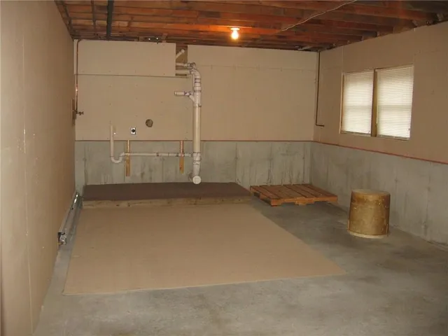 $2,500 | 6 Hide-A-Way, Hopkinton, RI 02804