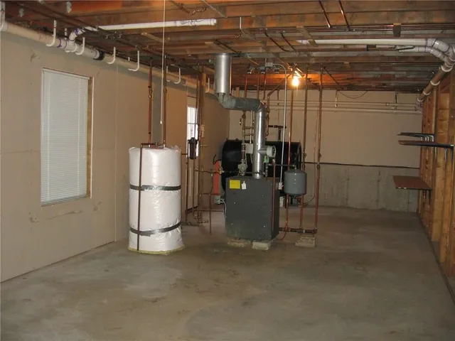 $2,500 | 6 Hide-A-Way, Hopkinton, RI 02804