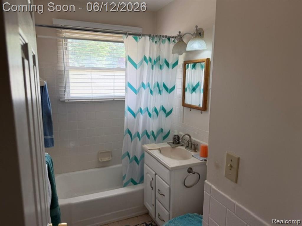 53151 Fairchild Road Macomb, MI 48042 - Photo 8 of 22