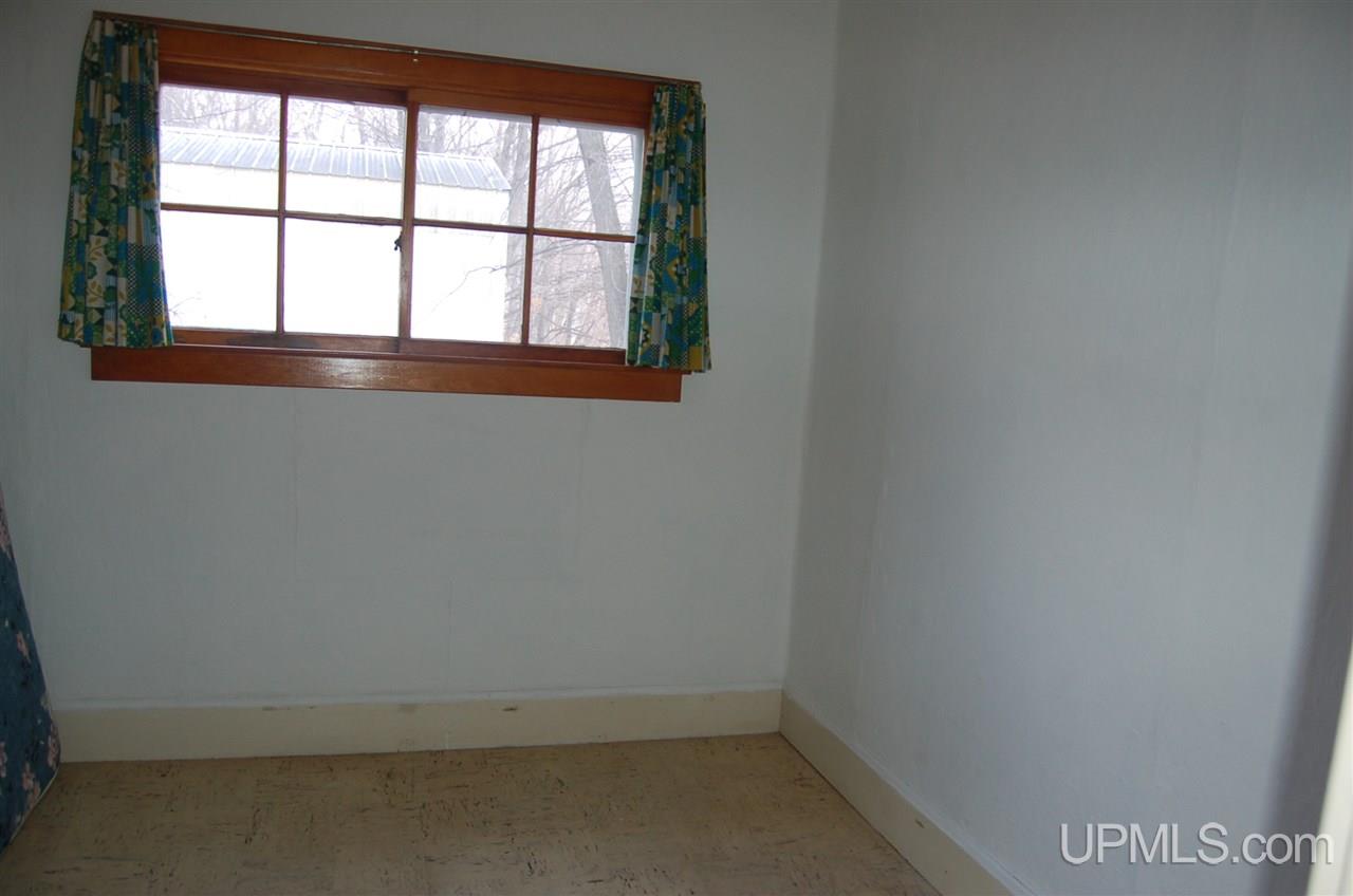 2005 West Ridge Street Marquette, MI 49855 - Photo 3 of 12
