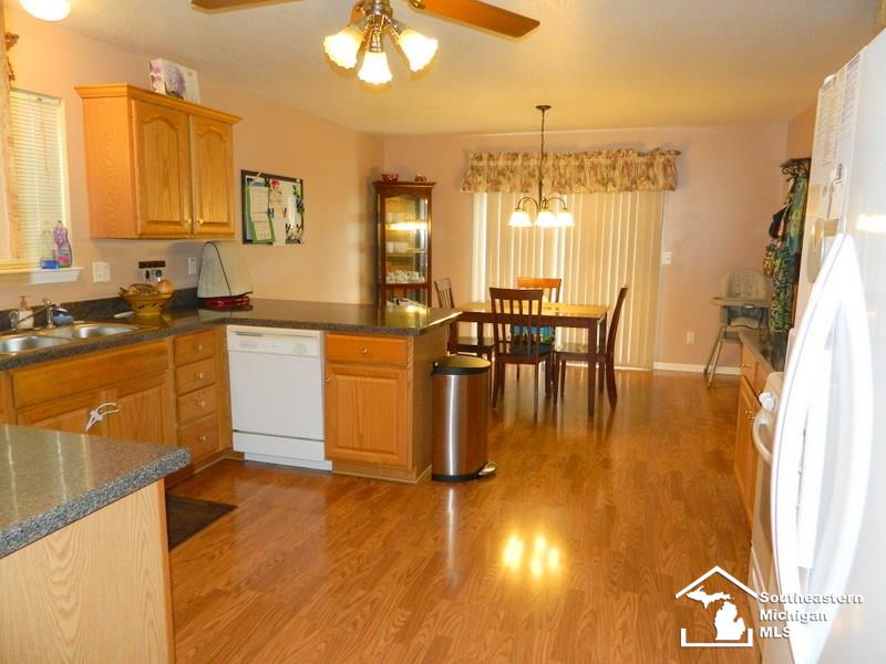 16603 Carter Road Woodhaven, MI 48183 - Photo 13 of 31