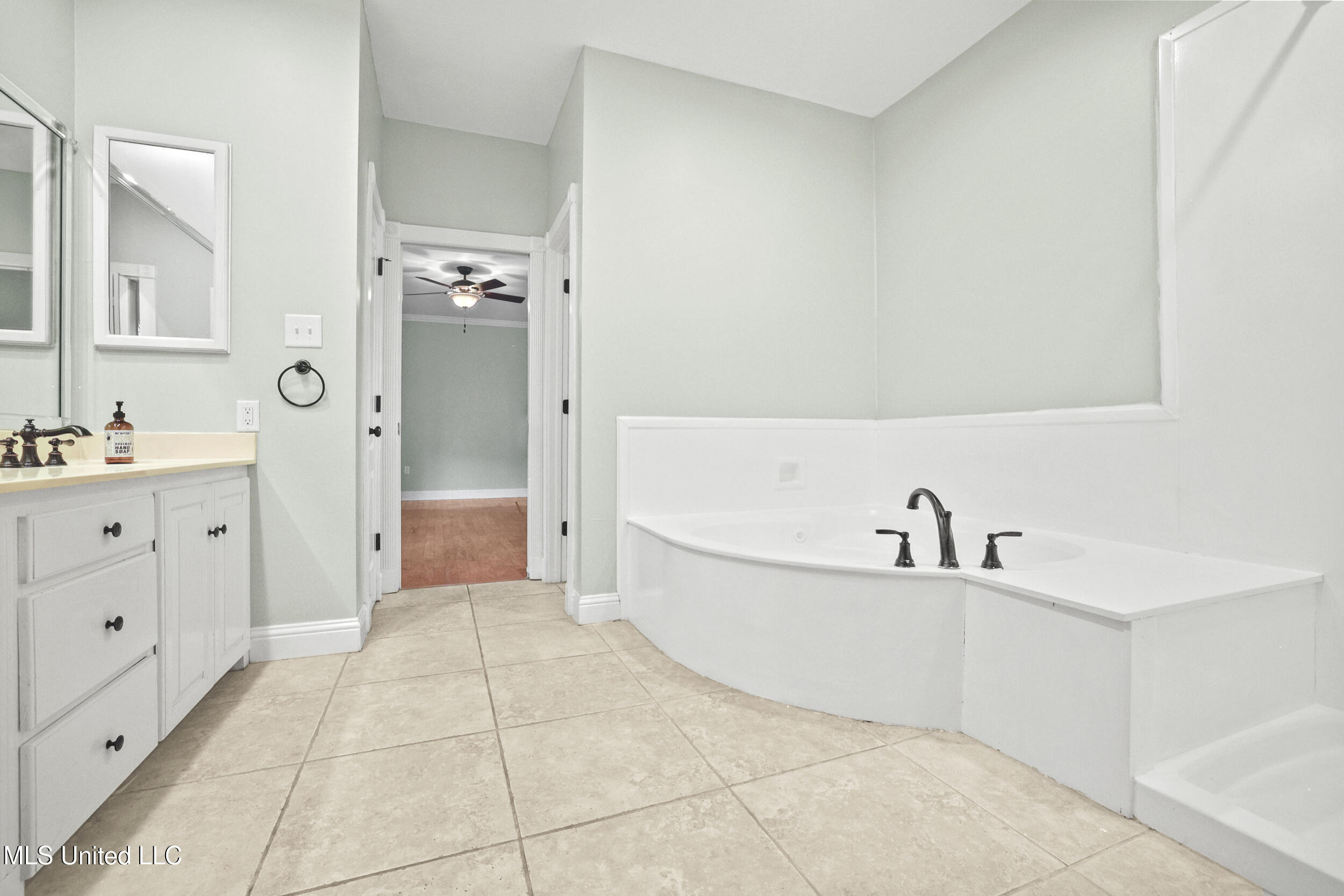 13809 Plano Road Ocean Springs, MS 39564 - Photo 56 of 88 r6__1635
